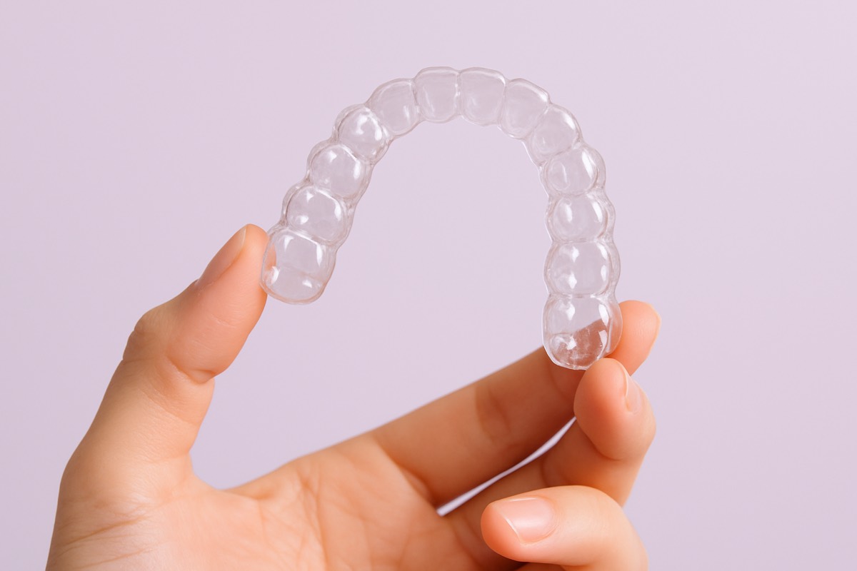 Clear dental aligner